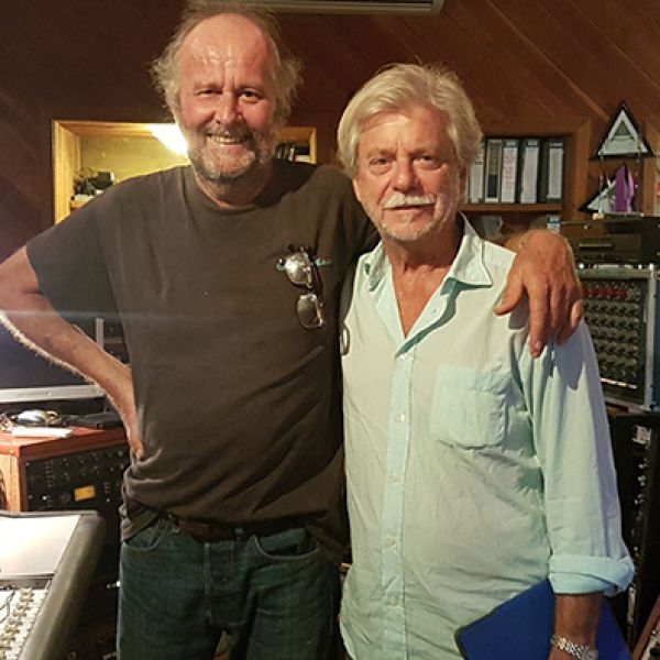 tb-experience-0003-mix-master-studios-lifesaverF5434E5C-FD3A-2135-34A4-D2143A999C54.jpg
